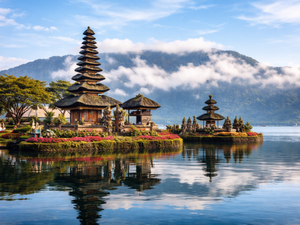 Pura Ulun Danu Bratan at dawn